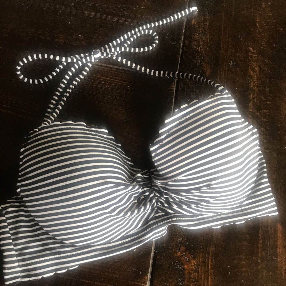 Victoria’s Secret bikini top